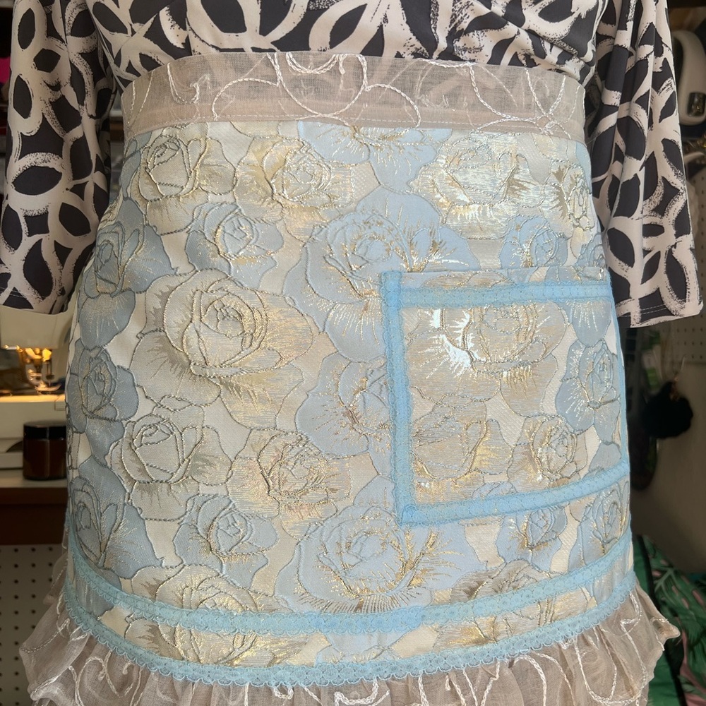 Chic Floral Apron Skirt with Blue Accents